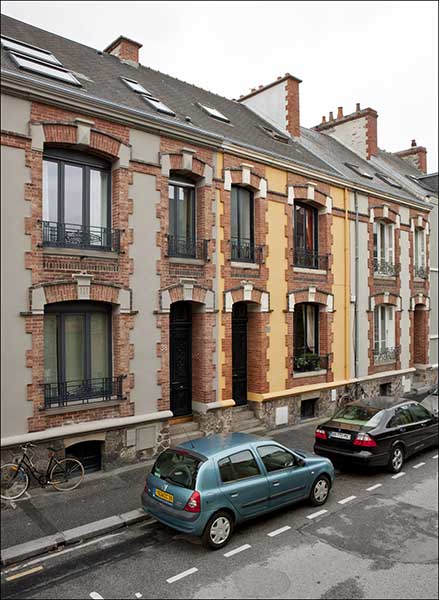 ensemble de 3 maisons