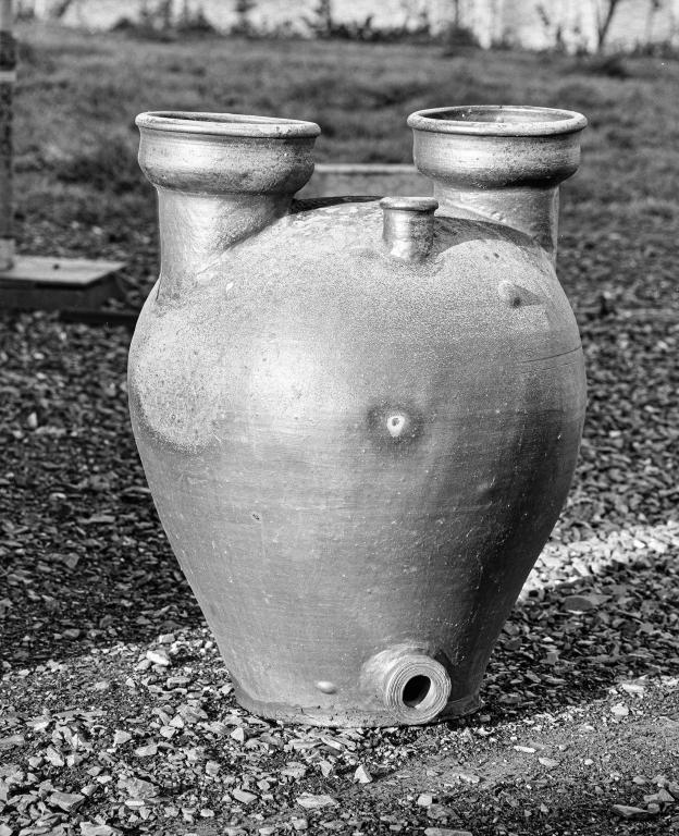 La céramique industrielle dans le Bessin (Calvados) et le département de la Manche : les poteries