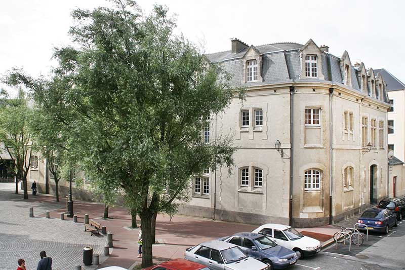 école secondaire de jeunes filles puis collège Charcot