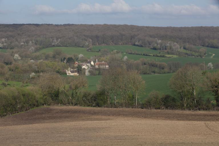 Colonard-Corubert (Perche-en-Nocé), village de Courthioust, vue paysagère.
