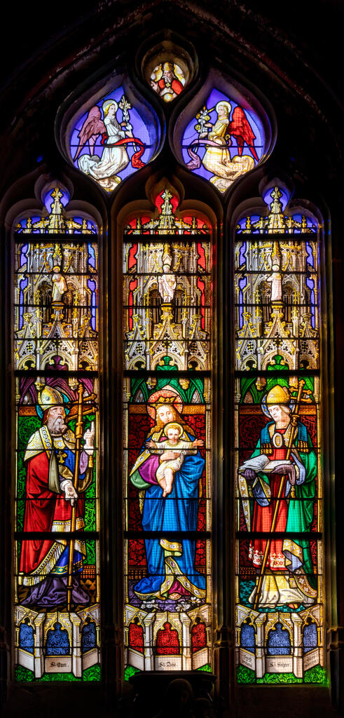 verrière, baie 4 : Vierge à l'Enfant, saint Ouen, saint Sulpice