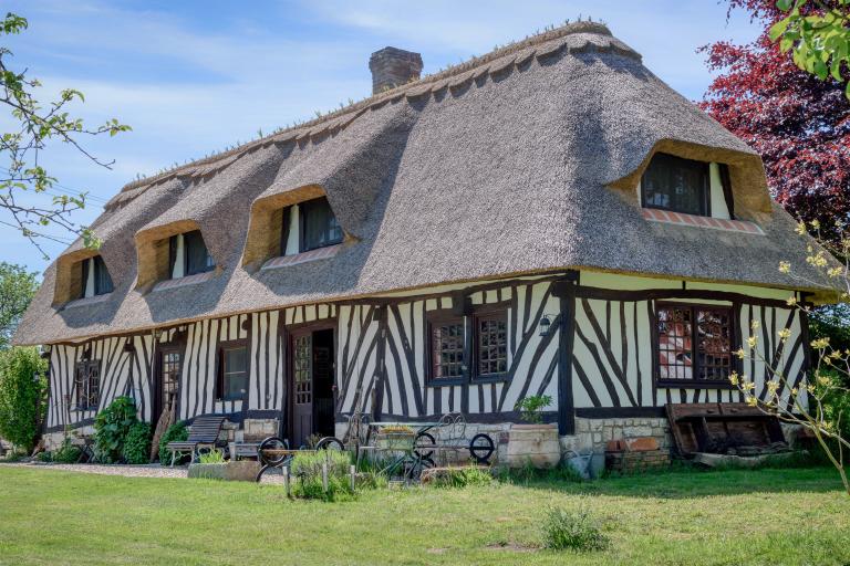 étable, puis chaumière