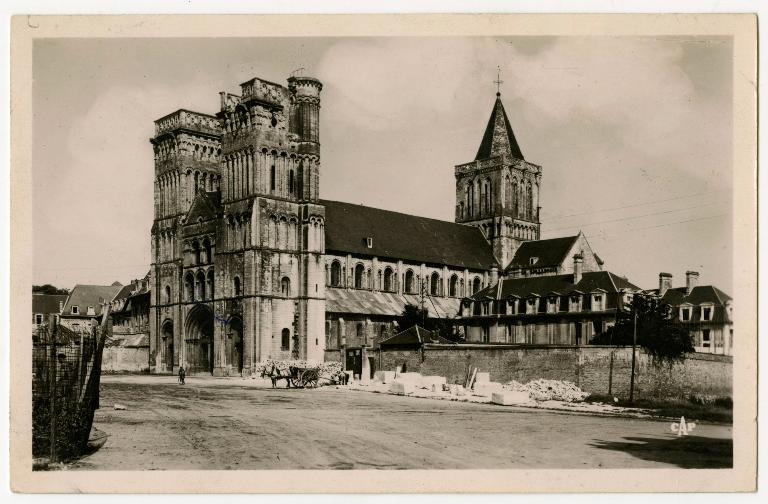 église de l'abbaye de bénédictines de la Trinité dite abbaye aux Dames, actuellement église paroissiale Saint-Gilles