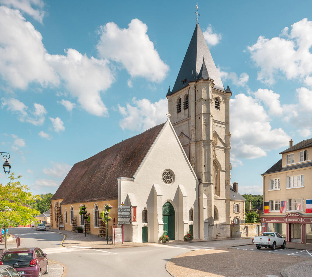 Église paroissiale Saint-Martin, vue générale depuis le nord.