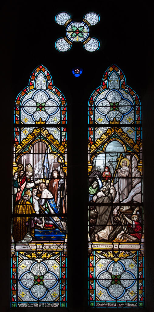 ensemble de 3 verrières mixtes hagiographiques et commémoratives de la guerre de 1914-1918 : Vierge au pied de la croix , Apparition du Sacré-Cœur à sainte Marguerite-Marie Alacoque, Sacre de Charles VII en présence de sainte Jeanne d'Arc, Martyre de sainte Jeanne d'Arc ; en mémoire de Léon Gravey, Eugène Bourdon, Léon Lefevre et Marcel Lejamtel