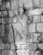 statue (demi-nature) : sainte Geneviève