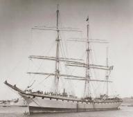 bateau de marchandises en vrac : trois mâts barque (vracquier) dit HAUTOT