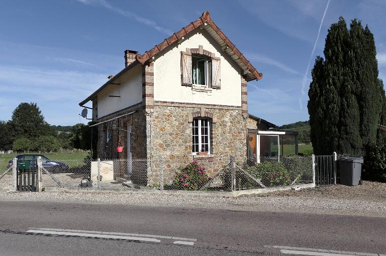 gare et maison de garde-barrière de Vascoeuil