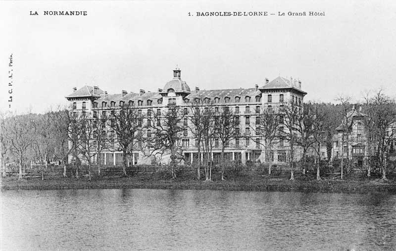 hôtel de voyageurs dit le Grand Hôtel puis la Résidence du Lac