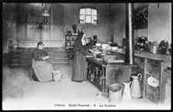 Lisieux - Ecole Fournet. 5 - La cuisine.- Carte postale, s. d., début 20e siècle. (Collection particulière S. Main).