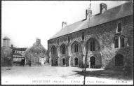 Bricquebec (Manche) - L'Hôtel du Vieux Château.- Carte postale, s.d., début 20e siècle (Collection particulière).