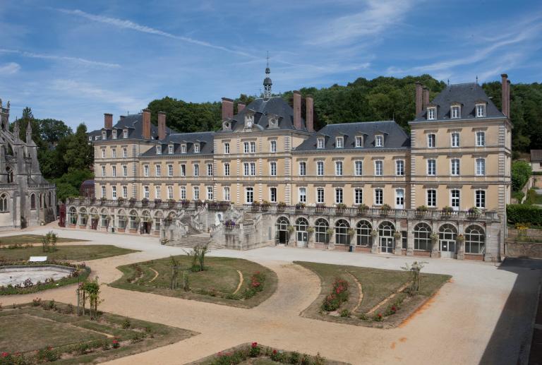 demeure et siège du Sanctuaire de Montligeon dit Palais des chapelains