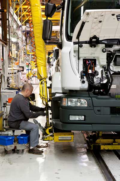atelier de fabrication dit Centre montage véhicules industriels (bâtiment H).