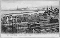 Honfleur - Chantiers de bois (Vue de l'usine à l'arrière-plan).- Carte postale, s.d., début 20e siècle. (Collection particulière P. Coftier).