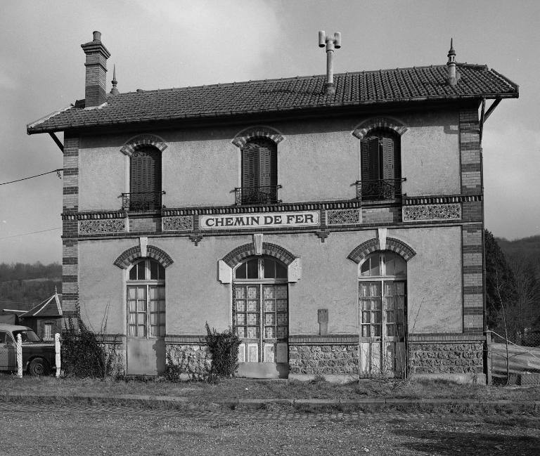 gare de Perriers-les-Hogues