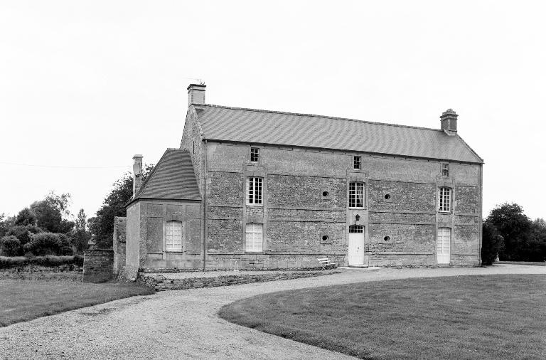 manoir dit ferme de Bazenville ou de l'Eglise