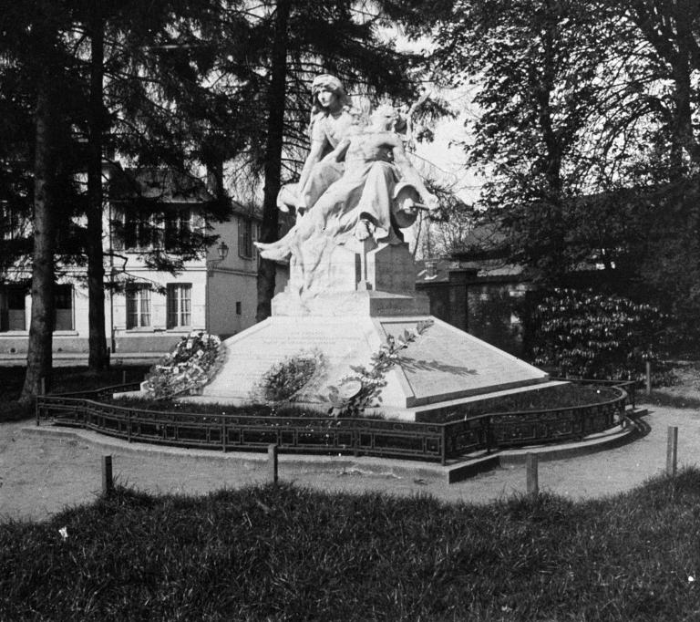 monument aux morts des guerres de l'Empire à 1914-1918