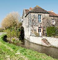 moulin à blé dit le Grand moulin, actuellement maison