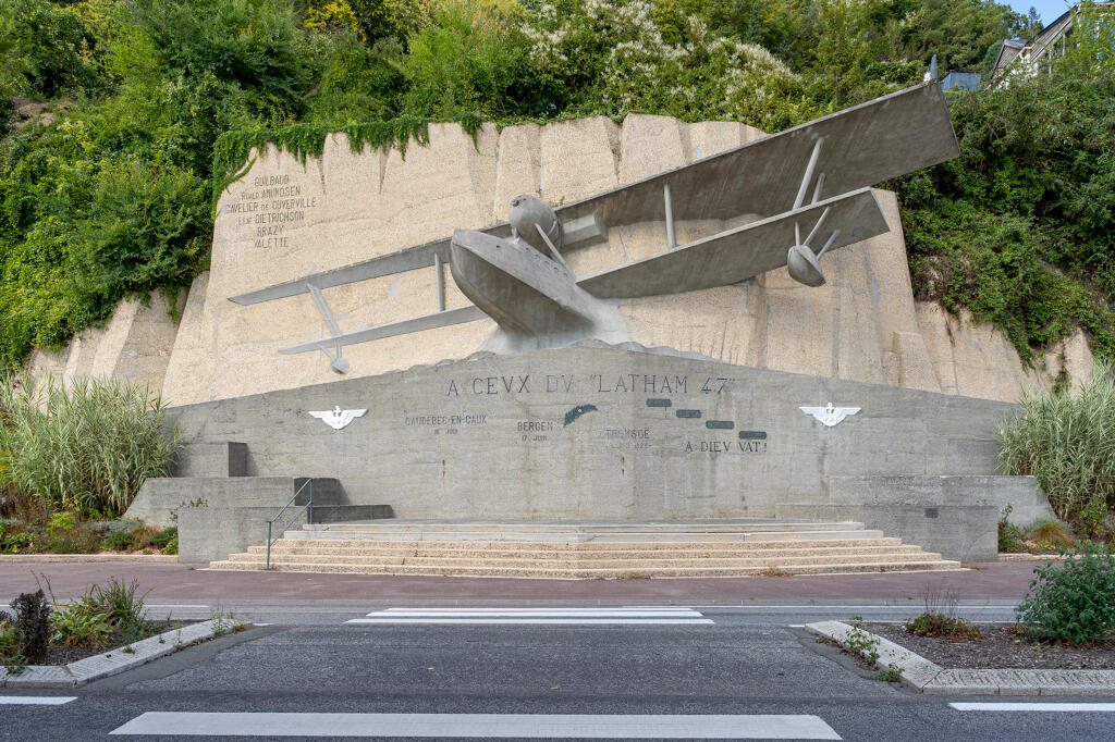 monument commémoratif du LATHAM 47